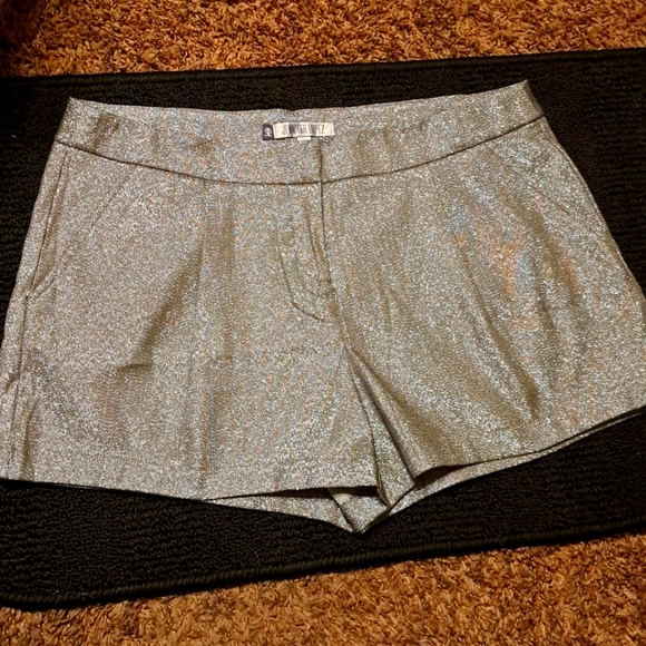 Jennifer Lopez shorts - Picture 1 of 6